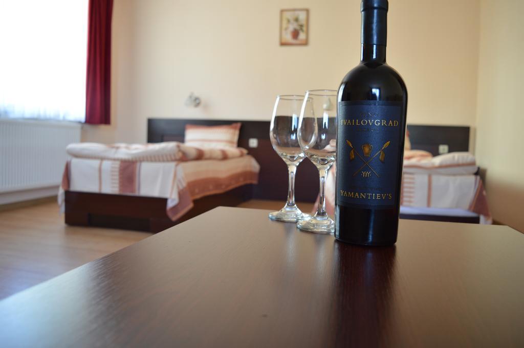 Armira Family Hotel Ivajlovgrad Esterno foto